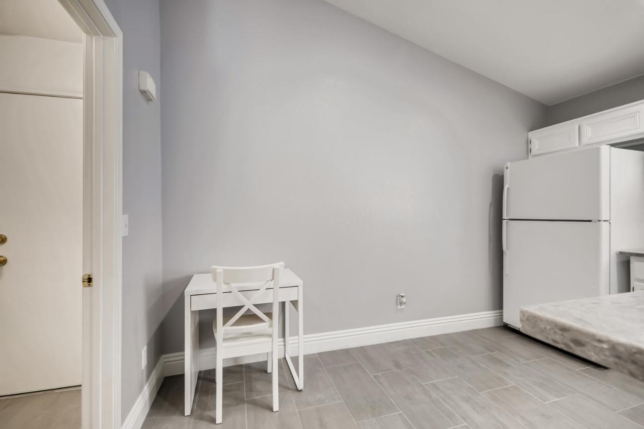 Luxurious House With A Pool, Spa, And Patio, Sleeps 6 Comfortably Las Vegas Exterior photo