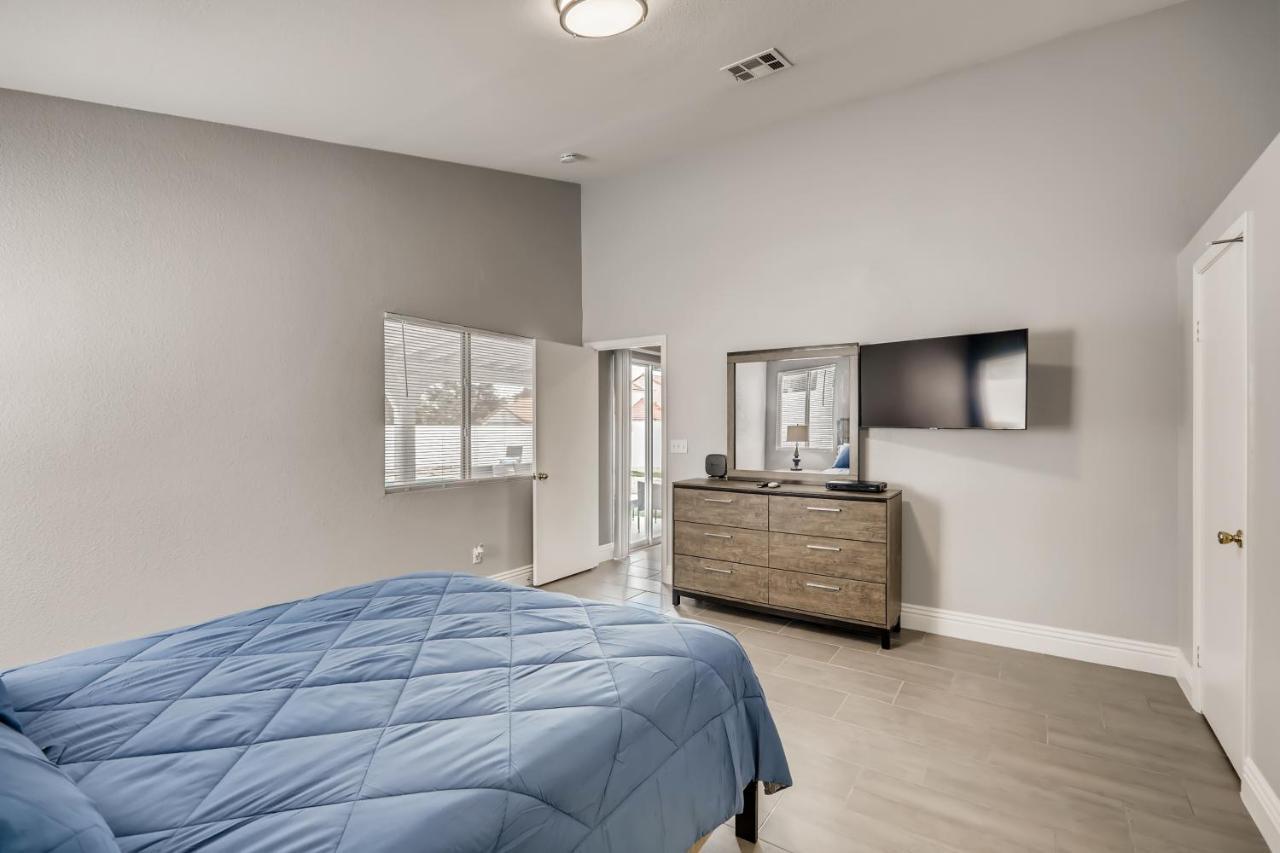 Luxurious House With A Pool, Spa, And Patio, Sleeps 6 Comfortably Las Vegas Exterior photo