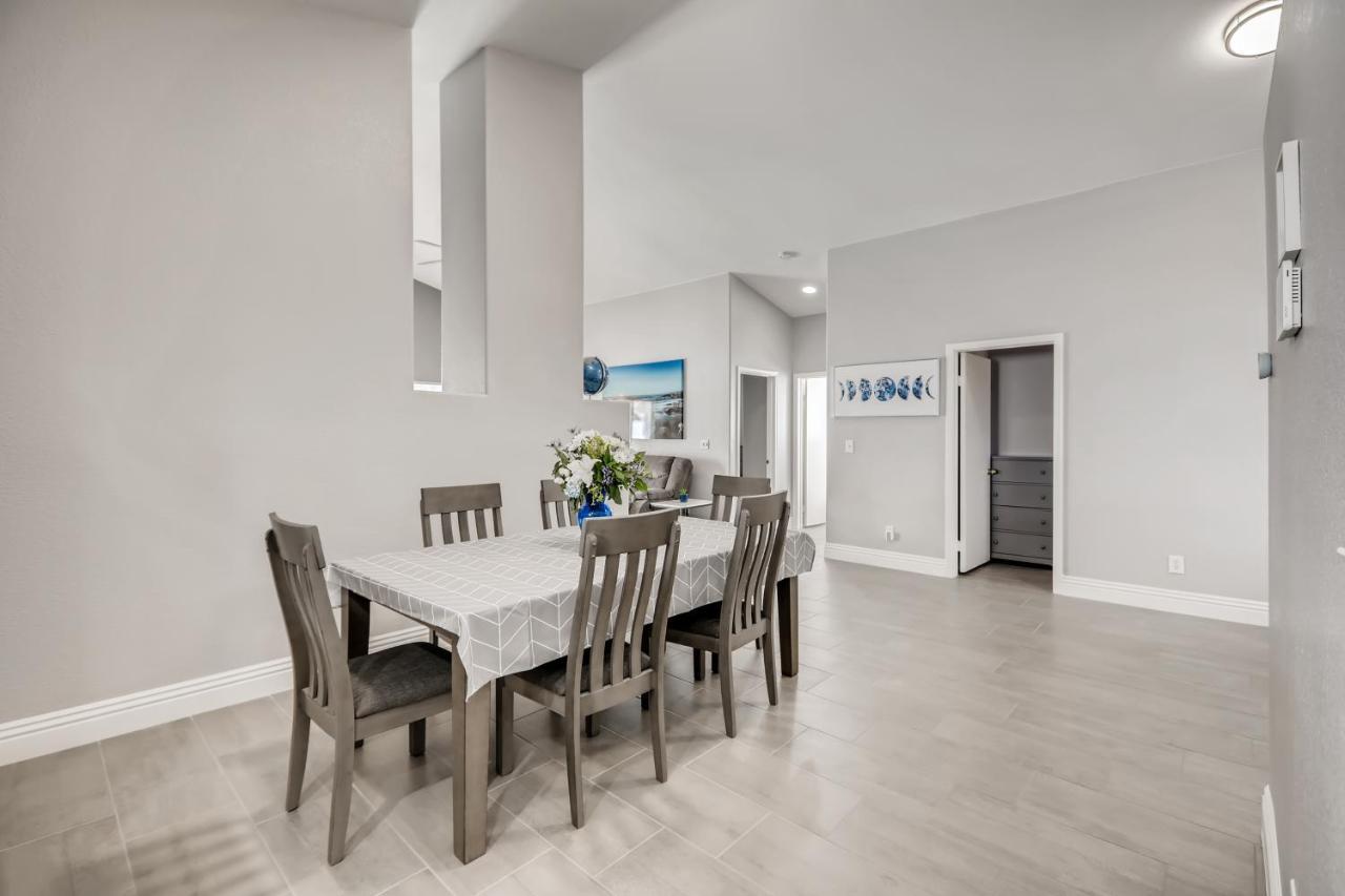 Luxurious House With A Pool, Spa, And Patio, Sleeps 6 Comfortably Las Vegas Exterior photo