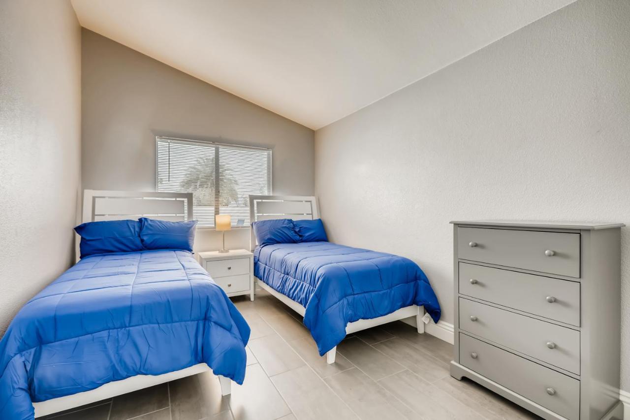Luxurious House With A Pool, Spa, And Patio, Sleeps 6 Comfortably Las Vegas Exterior photo