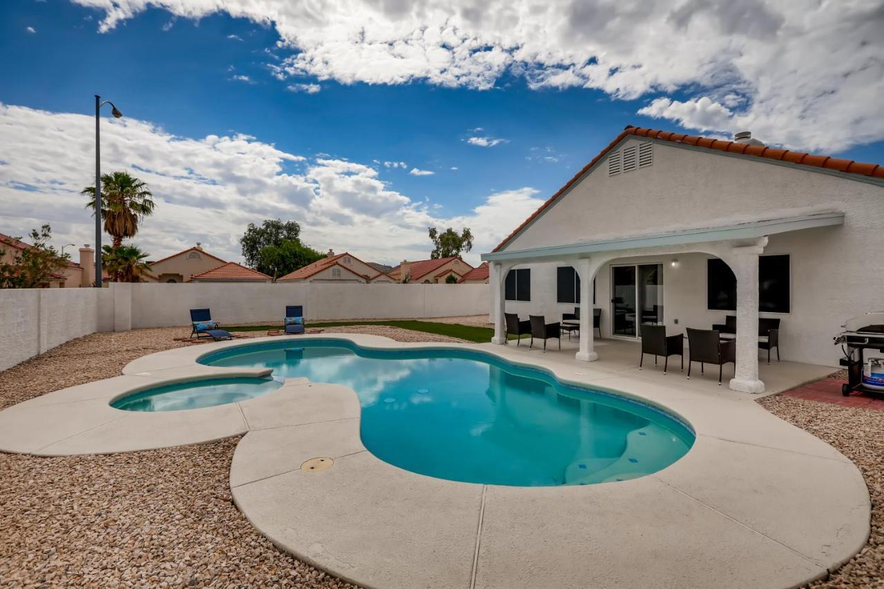Luxurious House With A Pool, Spa, And Patio, Sleeps 6 Comfortably Las Vegas Exterior photo