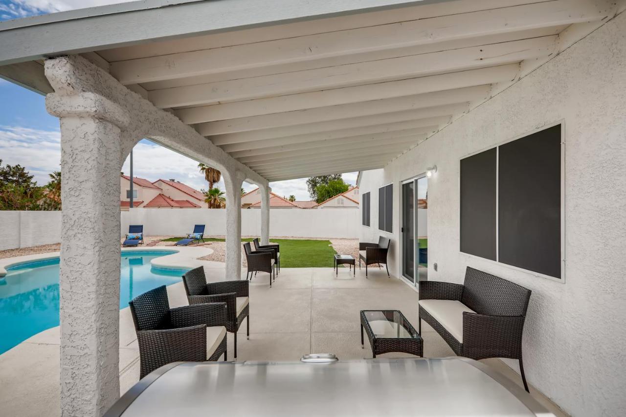 Luxurious House With A Pool, Spa, And Patio, Sleeps 6 Comfortably Las Vegas Exterior photo
